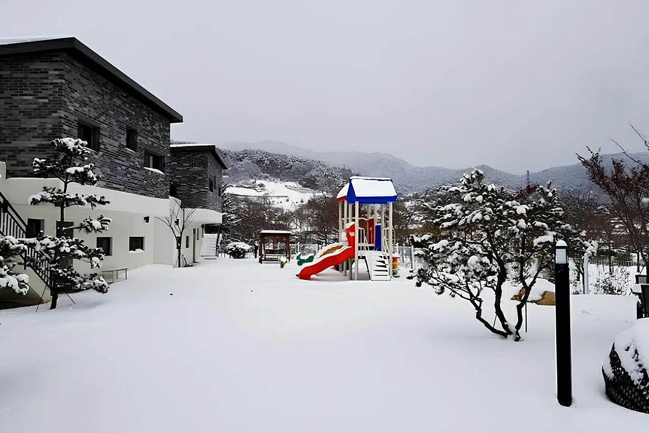 더시즌펜션 (1).jpeg