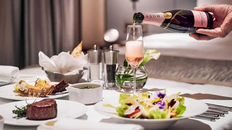 sig-room-dining.jpg?resize740%2C416ssl1