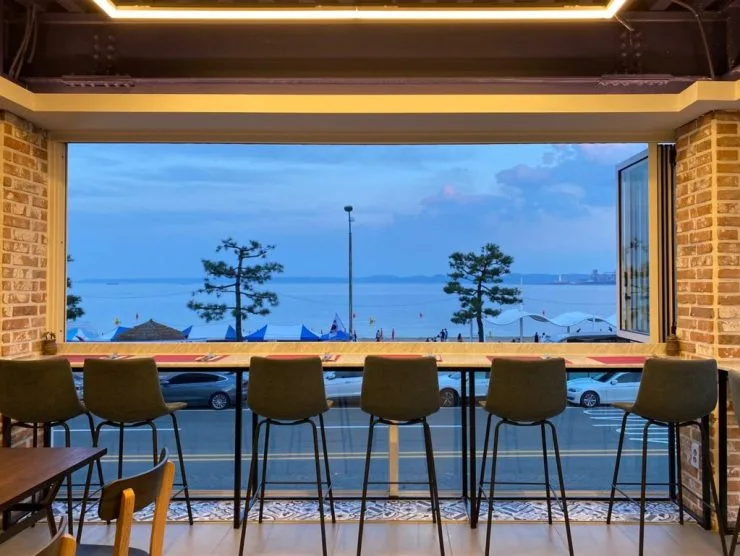 ae-2-1024x769.jpg?resize740%2C556amp;ssl1