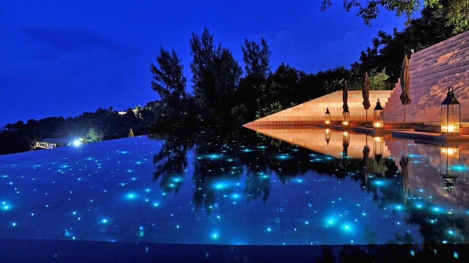elegant-luxury-modern-pool.jpeg?w=940&h=600&dpr=1