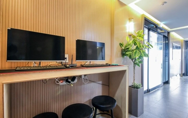 b-bus.jpeg?resize720%2C450amp;ssl1