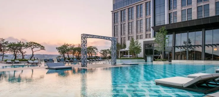 img_outdoorPool3-1024x453.jpg?resize740%2C327amp;ssl1