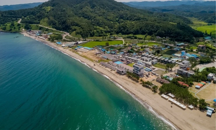 a-8.jpg?resize=740%2C444&ssl=1