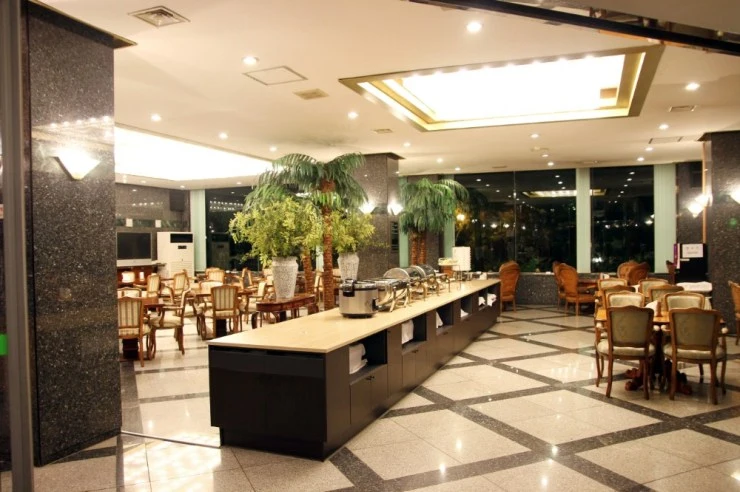 ed-bf.jpg?w=740&ssl=1