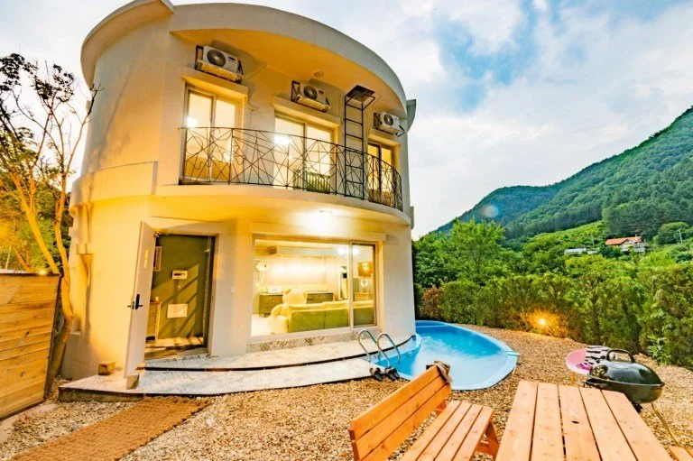 l-ex_%281%29.jpg?type=w1200