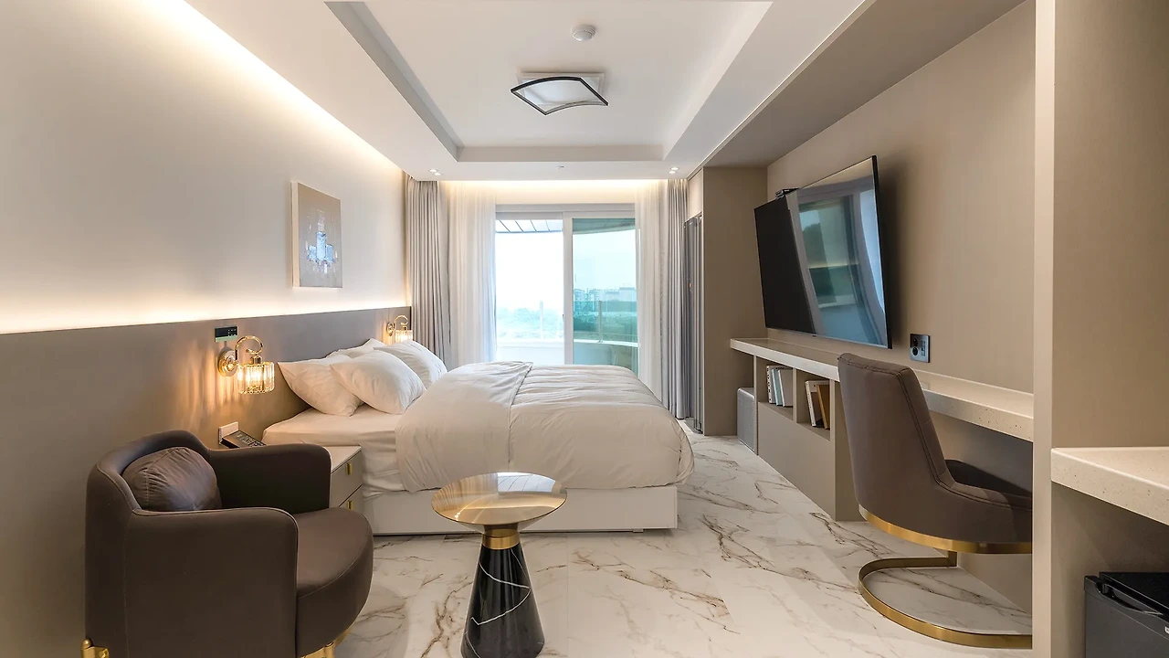 8e7c86f9e0c84ad7a19a00e0ba689277.jpg?format=webp