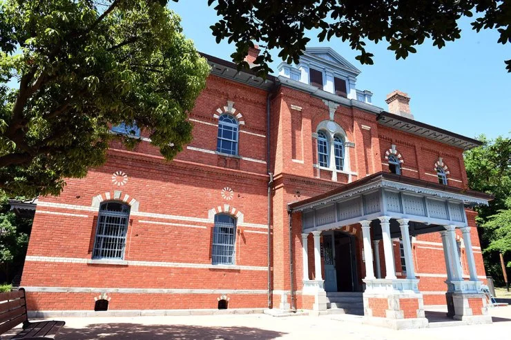 1200x1_1517273521.jpg?resize740%2C493amp;ssl1