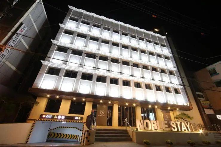 n.jpg?resize740%2C493