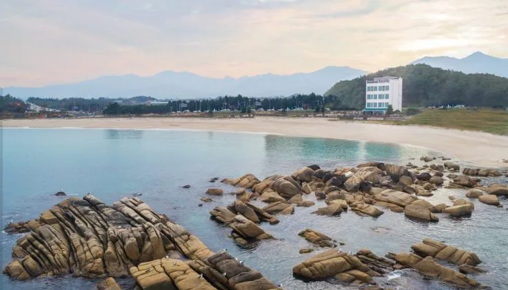 azzurro-ex-1024x586.jpg?resize740%2C423ssl1