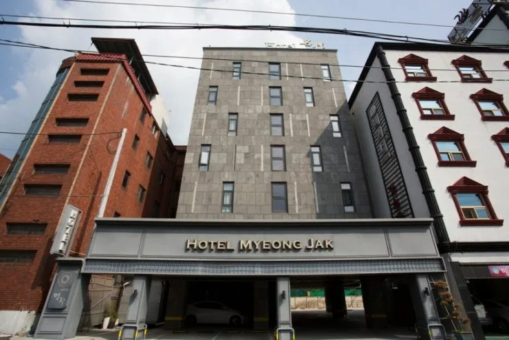 m-ex-1024x683.jpg?resize740%2C494ssl1