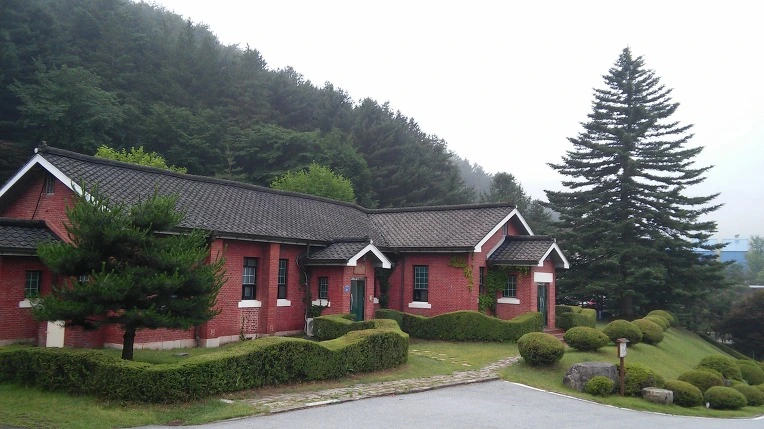 27742436595D5EAE142D70