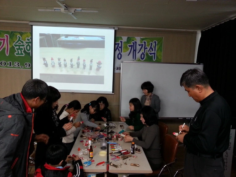 23581749547F94571BCC3B