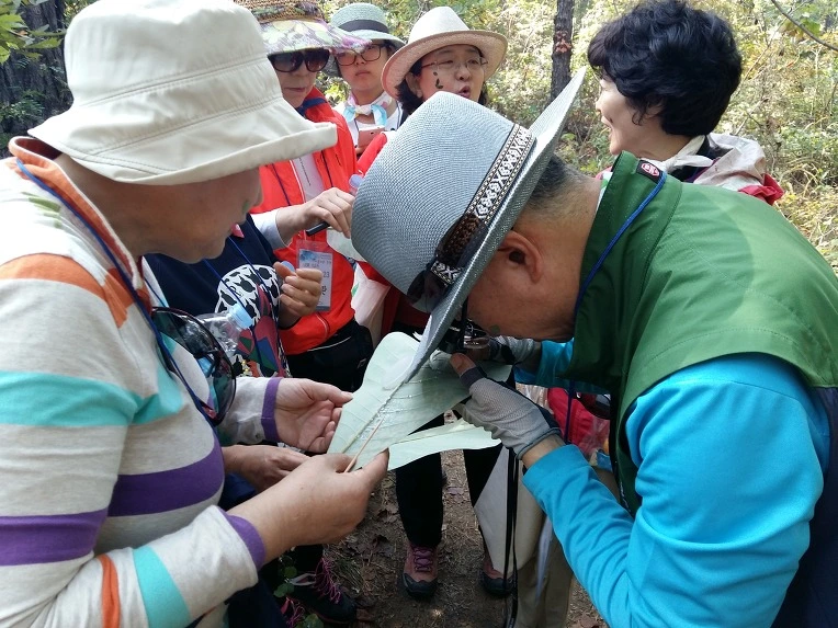 2528F33E562200251FB2F4