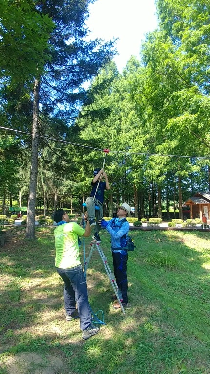 993CE9395B57BCFA122EC5