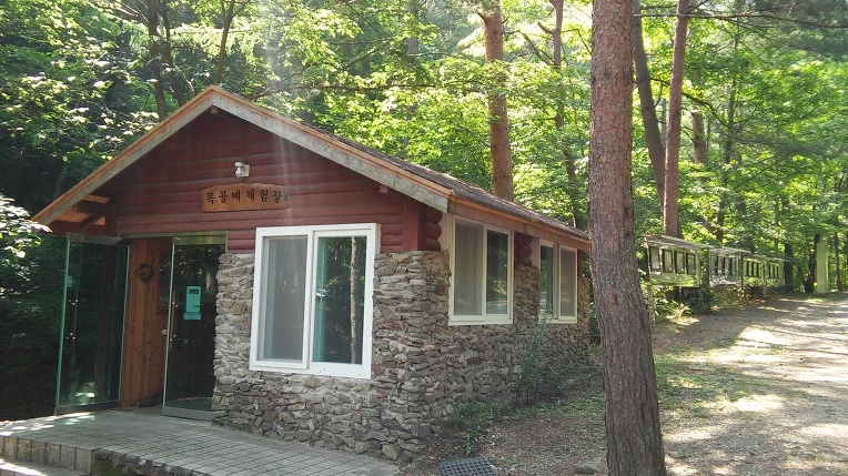 21F20F335973DA2922043D