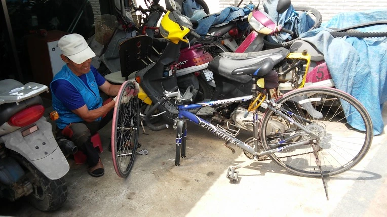 240F094D576E1919199904