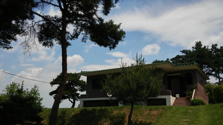 25542B4E576E19A221F990