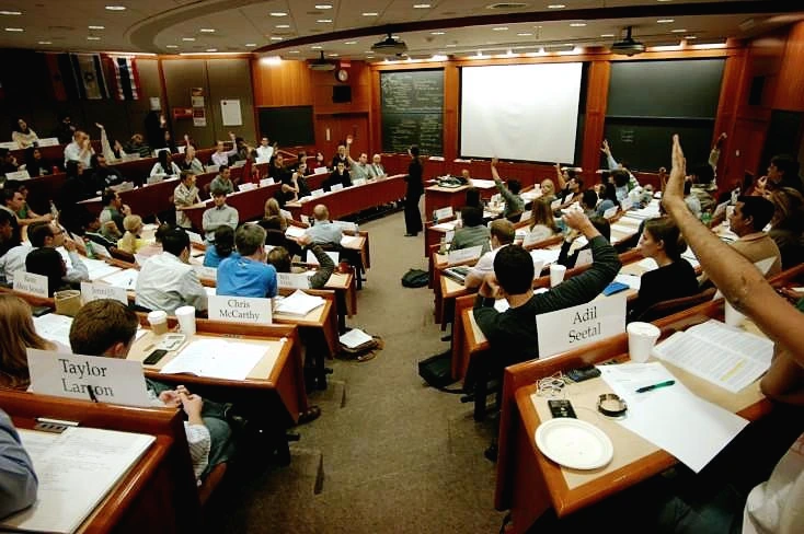 Students_in_a_Harvard_Business_School_classroom-734x488.jpeg