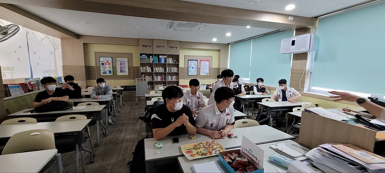 KakaoTalk_20220429_000311519_05.jpg?type=w1600