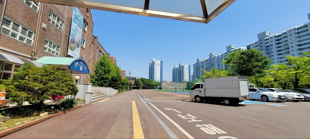 KakaoTalk_20220505_211134936_05.jpg?type=w1600