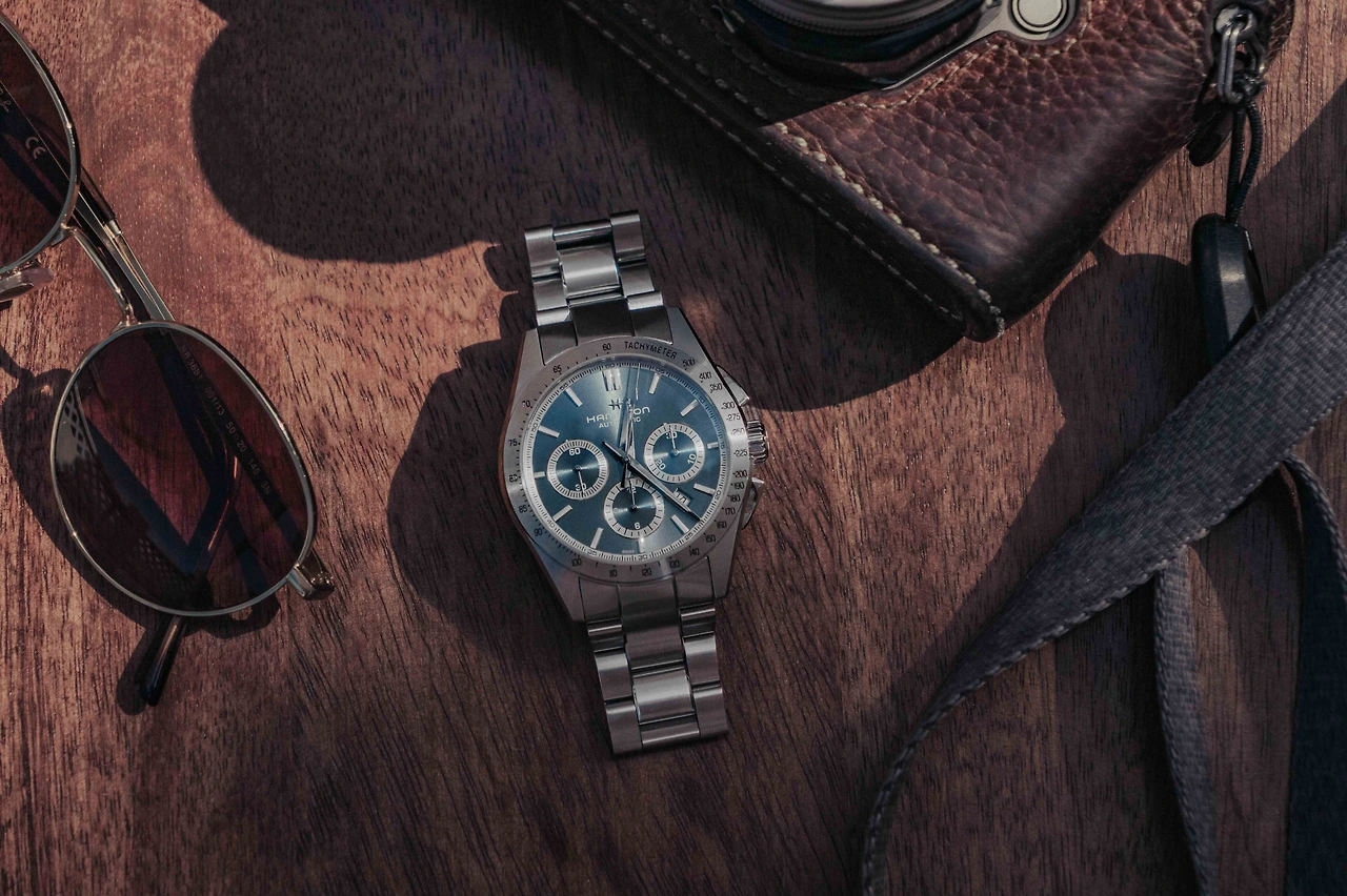 Hamilton Jazzmaster Performer_H36656140_lifestyle03.jpeg