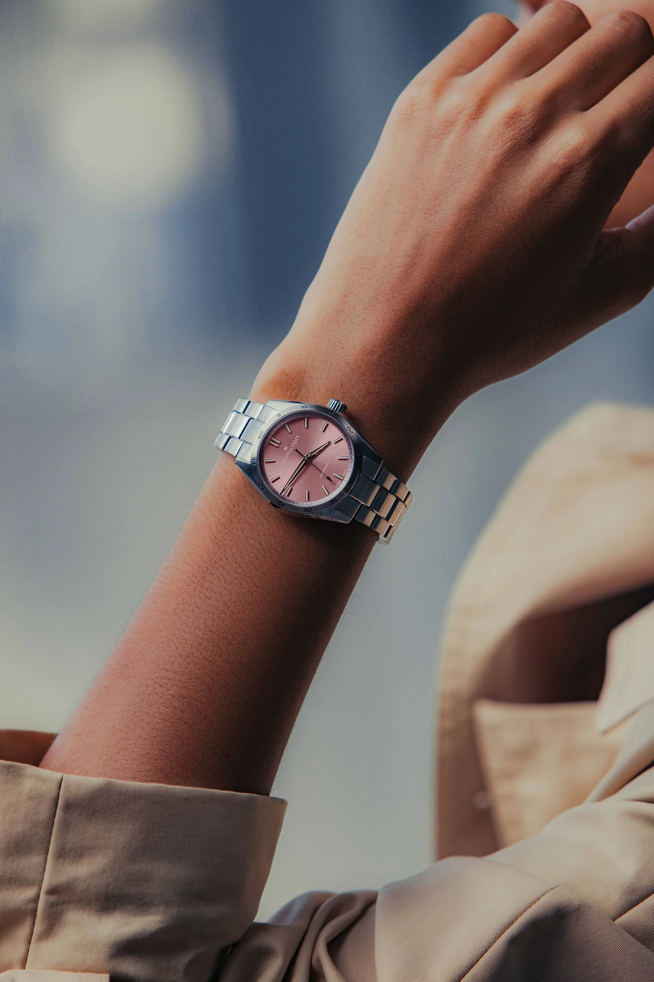 Hamilton Jazzmaster Performer_H36105171_lifestyle02.jpeg