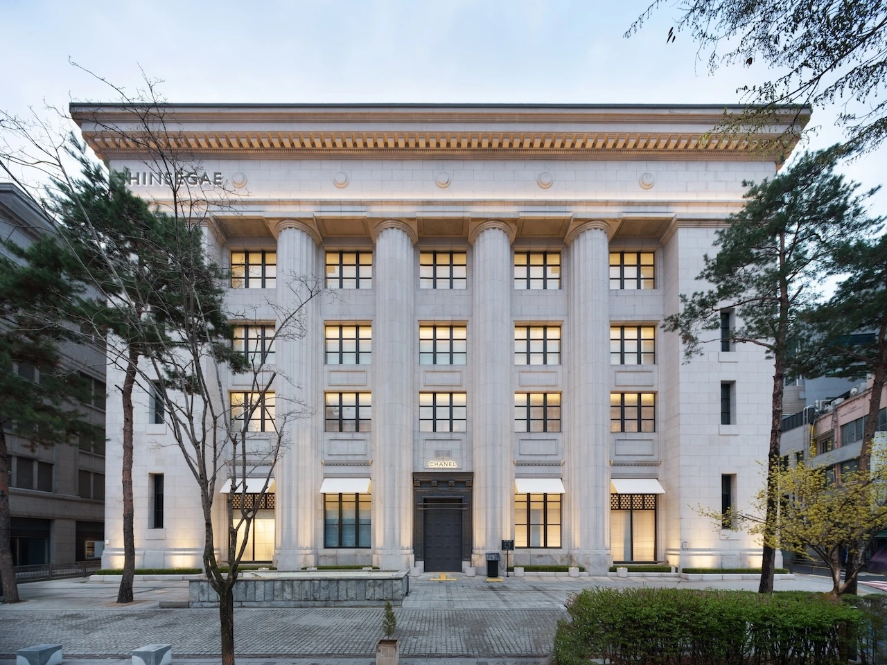 chanel_shinsegae-the-heritage-boutique-19-HD copy.jpeg