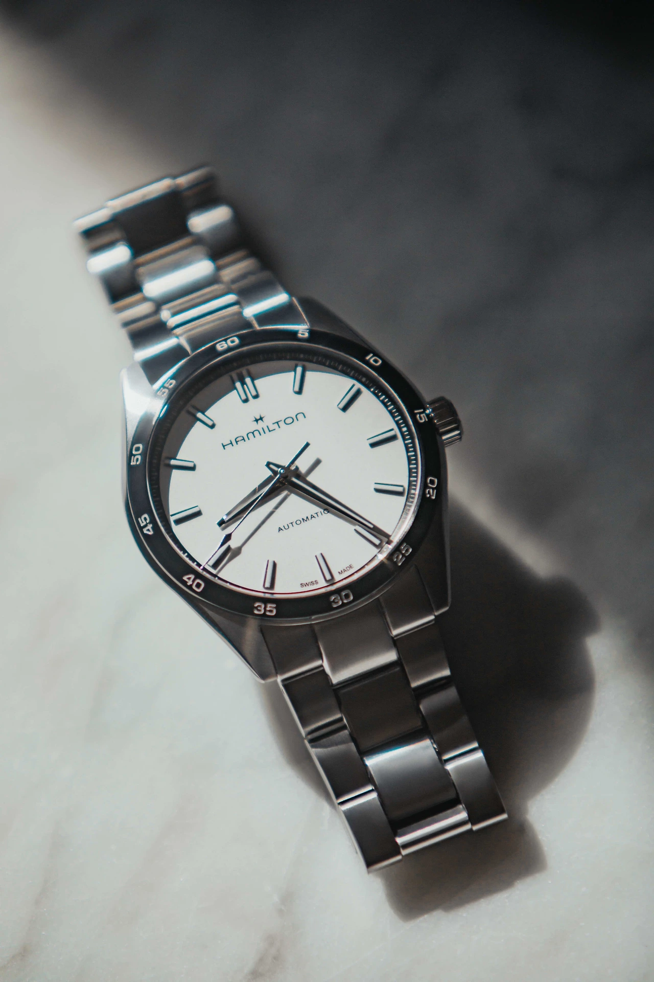 Hamilton Jazzmaster Performer_H36205110_lifestyle01.jpeg