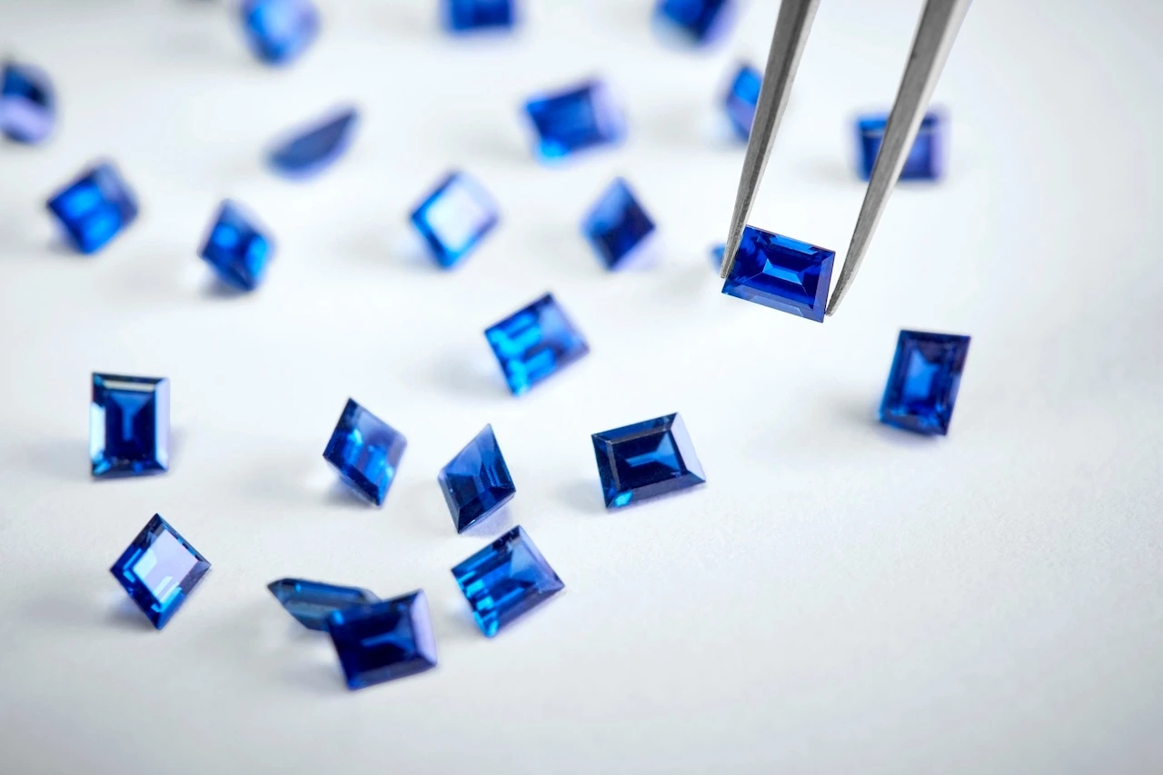 J12 BLEU 38 MM SAPPHIRES_SAVOIR-FAIRE_2_FOR DIGITAL_JPEG HAUTE DEFINITION.jpeg