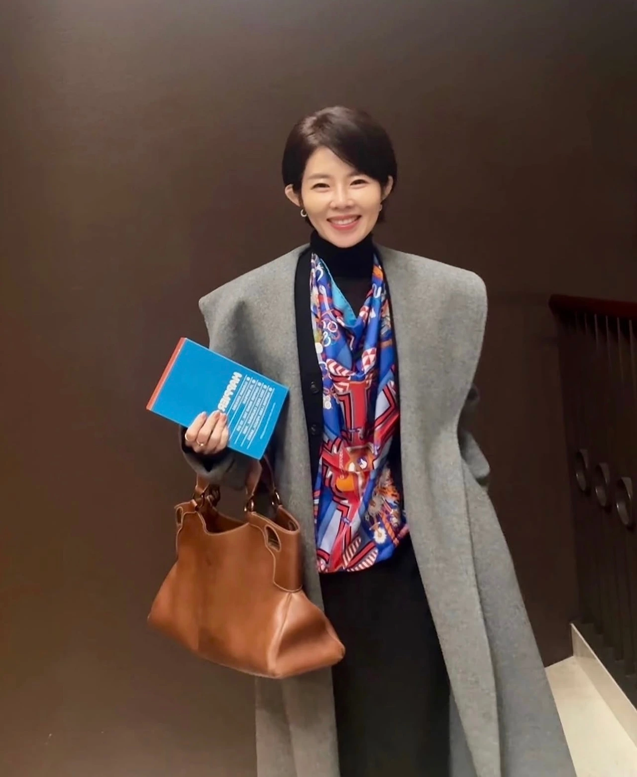 페어리스타 김지우대표 스카프 활용법 2.jpeg