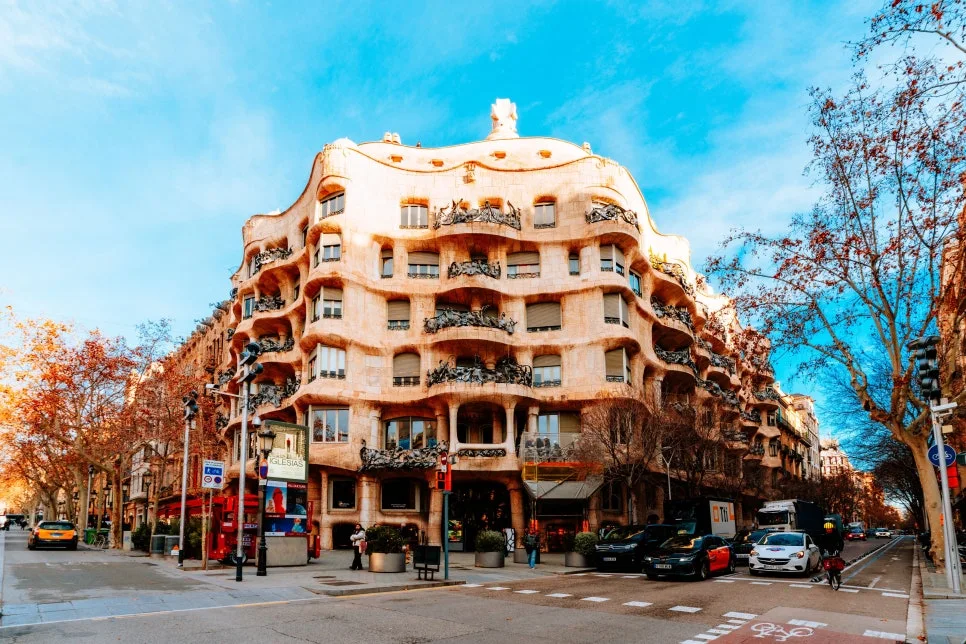 %EC%B9%B4%EC%82%AC_%EB%B0%80%EB%9D%BC_(1)_1.jpg?type=w966