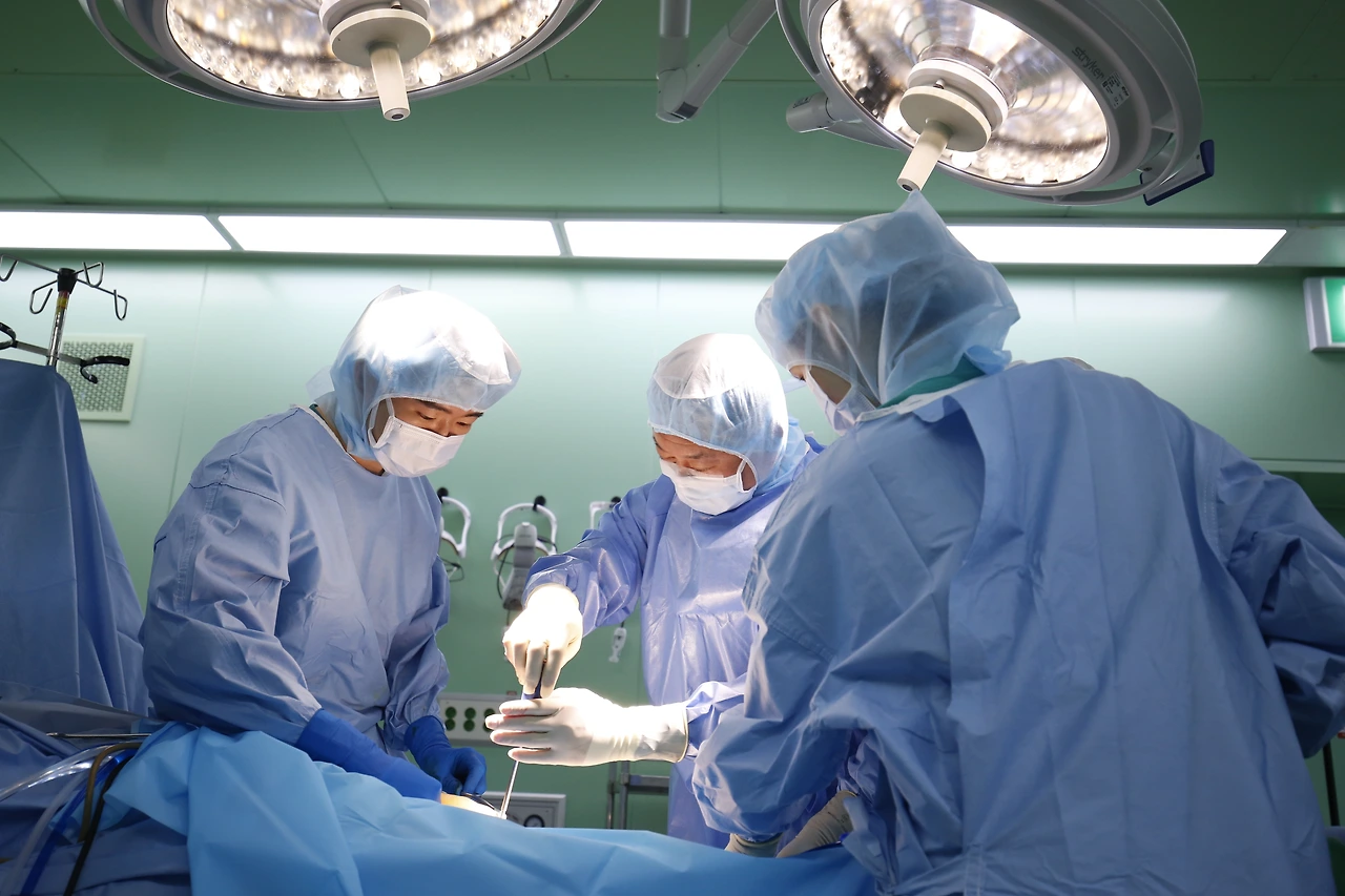 나경욱 교수 수술 (19).JPG