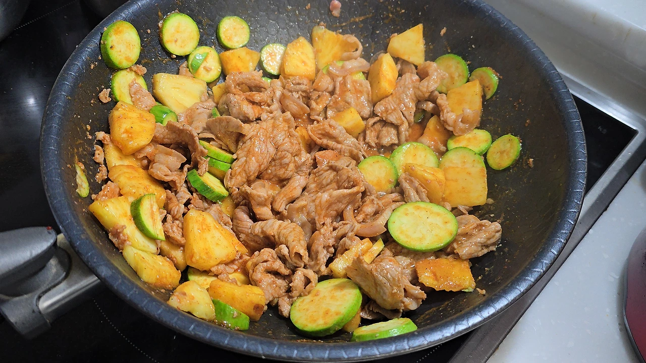 img.jpg?credential=yqXZFxpELC7KVnFOS48ylbz2pIh7yKj8&expires=1774969199&allow_ip=&allow_referer=&signature=KXlKXJbuX0awJQ%2BuQwJhGEQ4bCM%3D