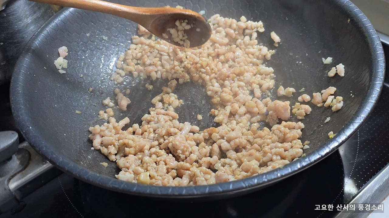 img.png?credential=yqXZFxpELC7KVnFOS48ylbz2pIh7yKj8&expires=1769871599&allow_ip=&allow_referer=&signature=v2mEJs60e9hE06PNDcN3Wnll42A%3D