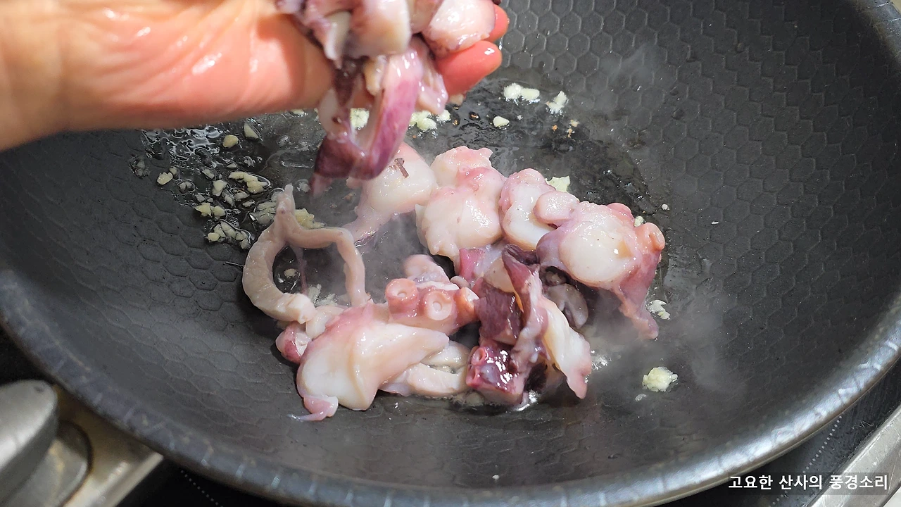 img.png?credential=yqXZFxpELC7KVnFOS48ylbz2pIh7yKj8&expires=1774969199&allow_ip=&allow_referer=&signature=ZXwD6czh%2BzJdrGD8Cmqk0JI8s3o%3D