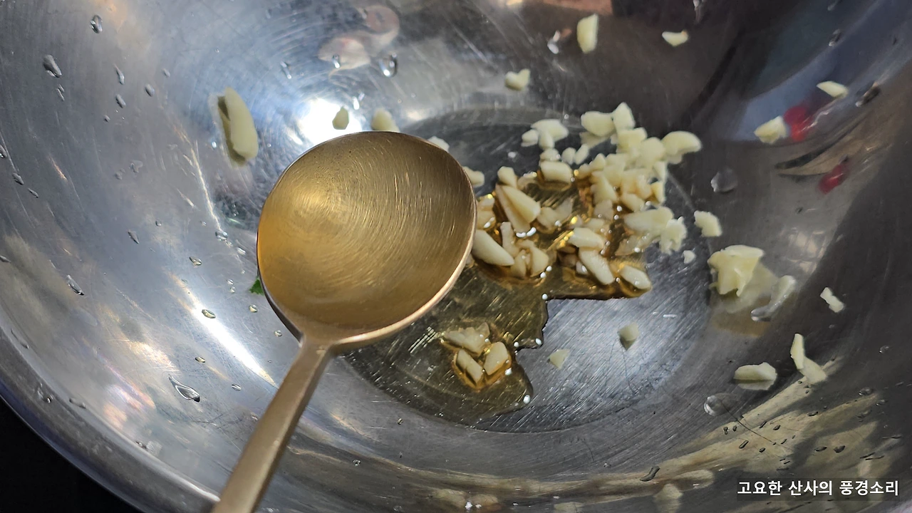 img.png?credential=yqXZFxpELC7KVnFOS48ylbz2pIh7yKj8&expires=1772290799&allow_ip=&allow_referer=&signature=CqZuZ7%2BRLppx%2FStyUzshoBg6xPM%3D