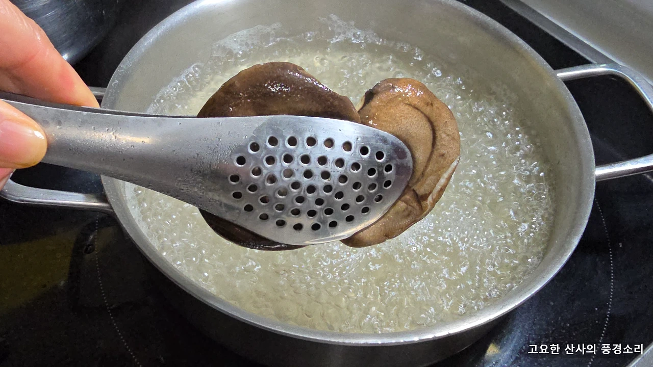 img.png?credential=yqXZFxpELC7KVnFOS48ylbz2pIh7yKj8&expires=1772290799&allow_ip=&allow_referer=&signature=Qx8nh54SOjyvFeOXc1%2BJb3sb7t4%3D