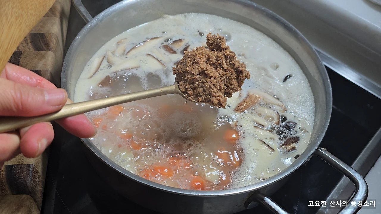 img.png?credential=yqXZFxpELC7KVnFOS48ylbz2pIh7yKj8&expires=1774969199&allow_ip=&allow_referer=&signature=ULb0UV1wa2EMKmiaBBwSU2fkGZs%3D