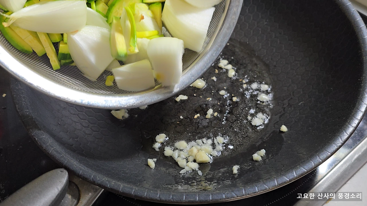 img.png?credential=yqXZFxpELC7KVnFOS48ylbz2pIh7yKj8&expires=1769871599&allow_ip=&allow_referer=&signature=ul8XVvHjg8WDC2CIip9Ek77ahvw%3D