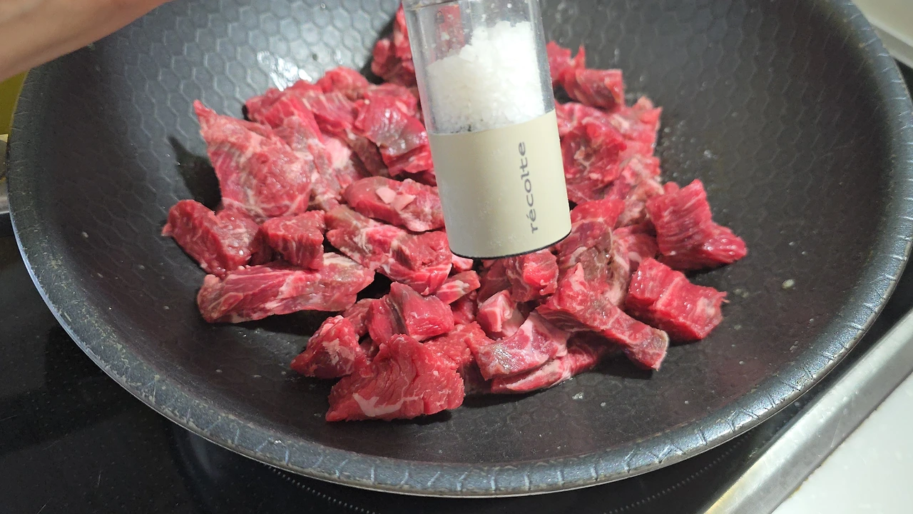 img.jpg?credential=yqXZFxpELC7KVnFOS48ylbz2pIh7yKj8&expires=1772290799&allow_ip=&allow_referer=&signature=pRIORZqIzZV%2BqrwO%2B4tHOU7uCGo%3D