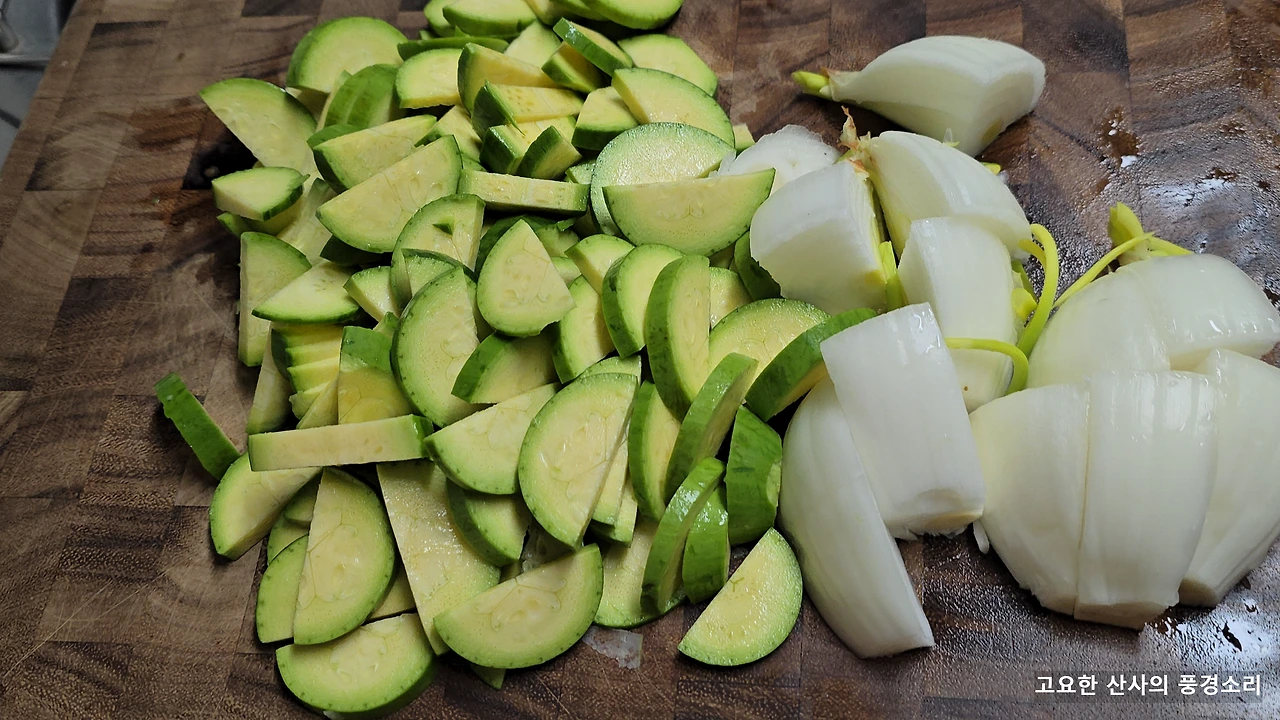 img.png?credential=yqXZFxpELC7KVnFOS48ylbz2pIh7yKj8&expires=1769871599&allow_ip=&allow_referer=&signature=IJlx5Y1gJY0FxL2HBeMBj3Uk%2F%2BM%3D