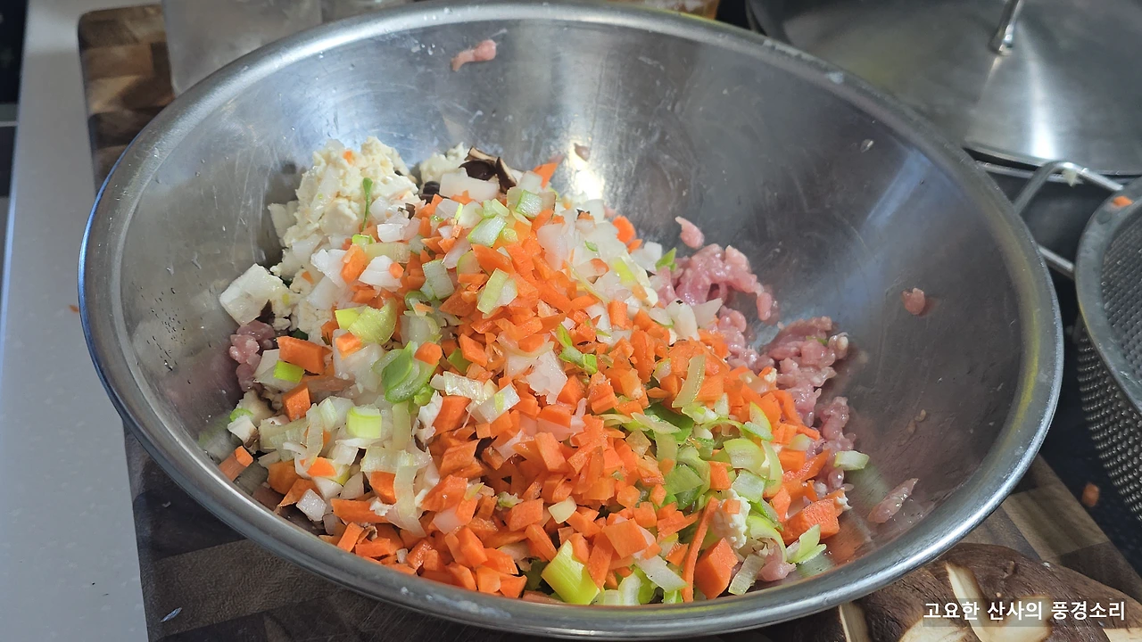 img.png?credential=yqXZFxpELC7KVnFOS48ylbz2pIh7yKj8&expires=1772290799&allow_ip=&allow_referer=&signature=zB7FKKAPN933F1k99idBUV%2BZM3o%3D