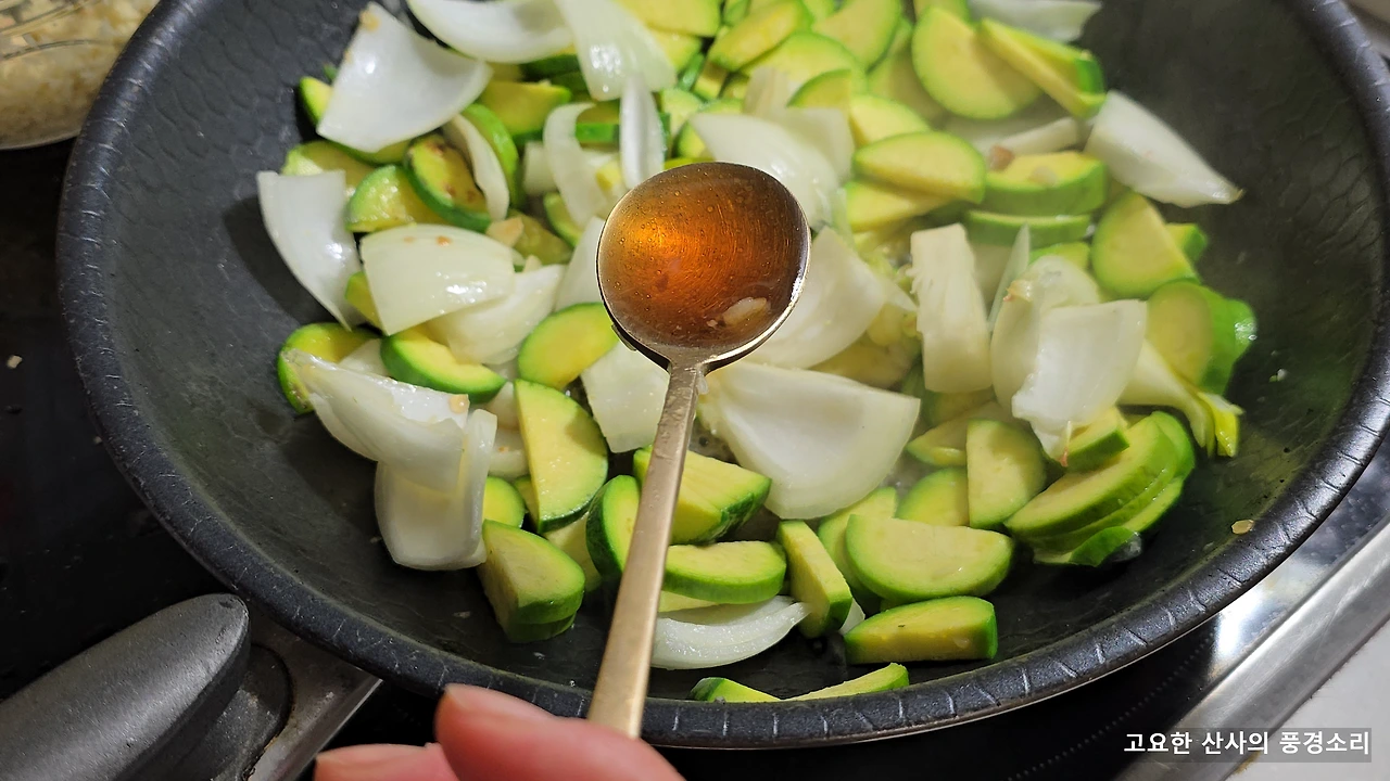 img.png?credential=yqXZFxpELC7KVnFOS48ylbz2pIh7yKj8&expires=1769871599&allow_ip=&allow_referer=&signature=VhBaRi4WQrzO%2Bh%2FBrlr4JvFIlwc%3D