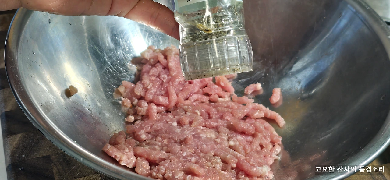 img.png?credential=yqXZFxpELC7KVnFOS48ylbz2pIh7yKj8&expires=1772290799&allow_ip=&allow_referer=&signature=GM%2FcTyvaPwnVkRYsYysWEbbkTJA%3D