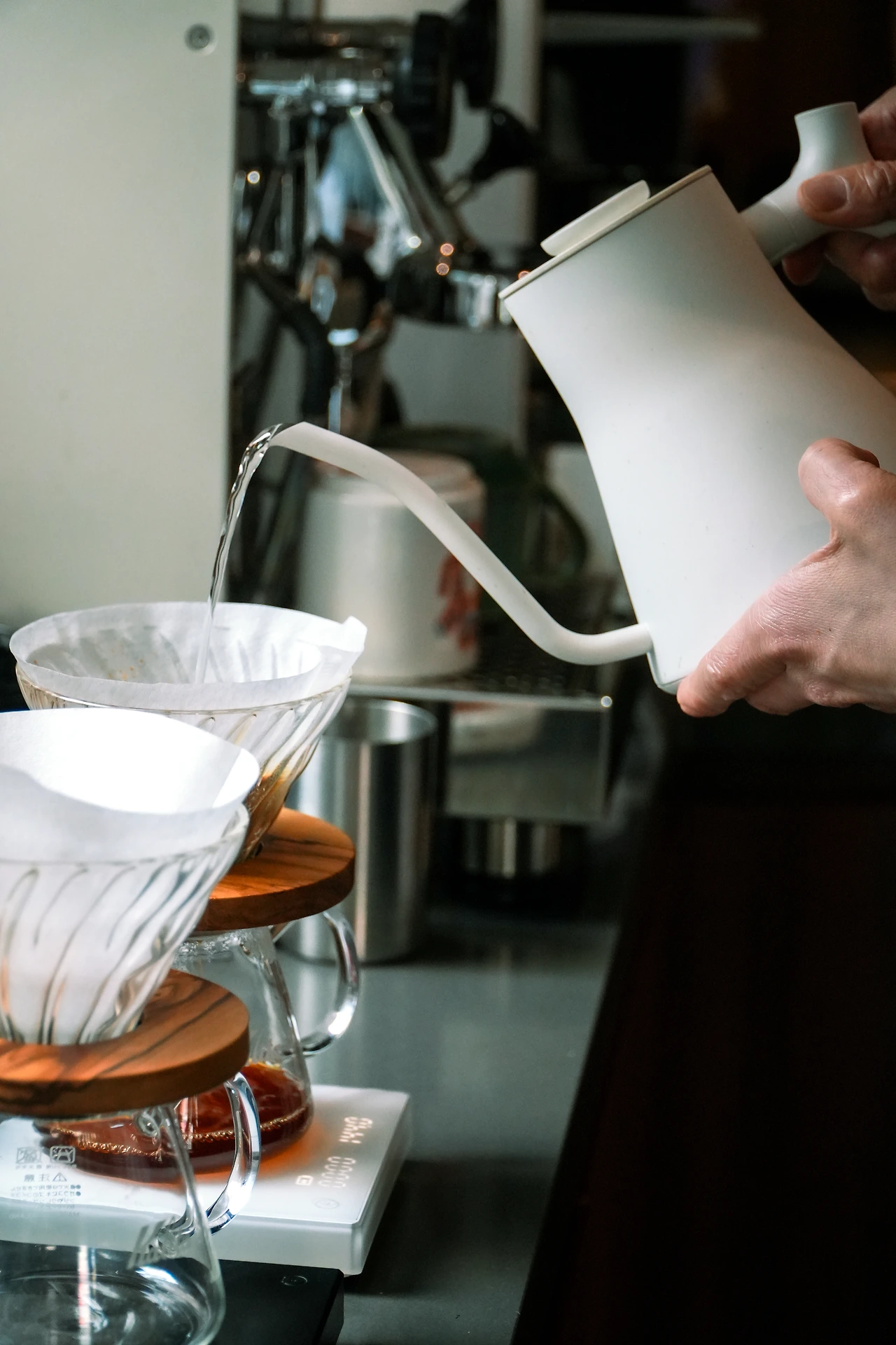 커피 내리는 모습.JPG