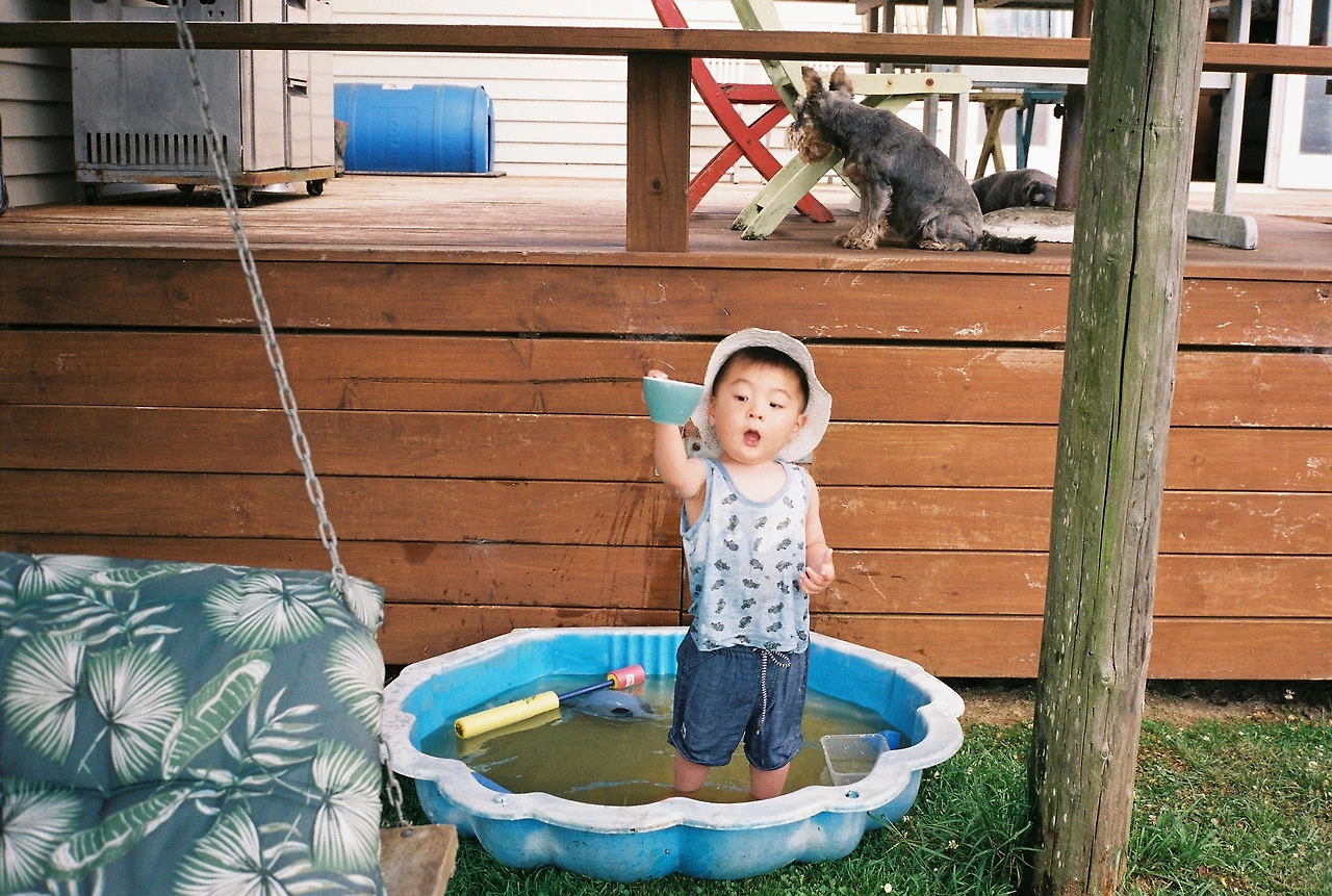 2024 아니타네 백가든에서 노는 모습_로이1.JPG