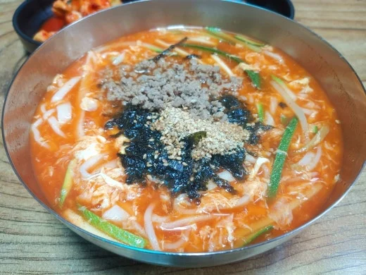 e_dehUd018svc1p8ys7qdy4hpd_oh6i9t.jpg?type=w520