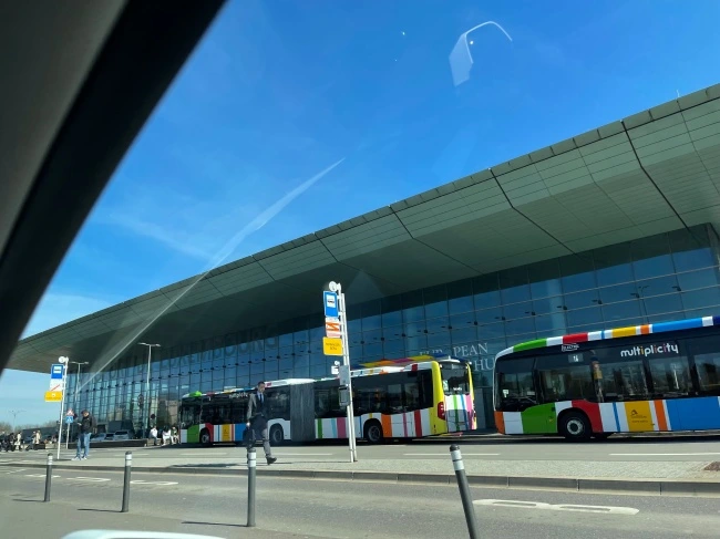 img.jpg?credential=yqXZFxpELC7KVnFOS48ylbz2pIh7yKj8&expires=1772290799&allow_ip=&allow_referer=&signature=8AynLQwTUx%2FlbI6vBBYJexIU0go%3D