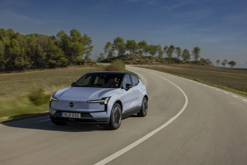 Volvo_EX30_CloudBlue_88.jpg?type=w1