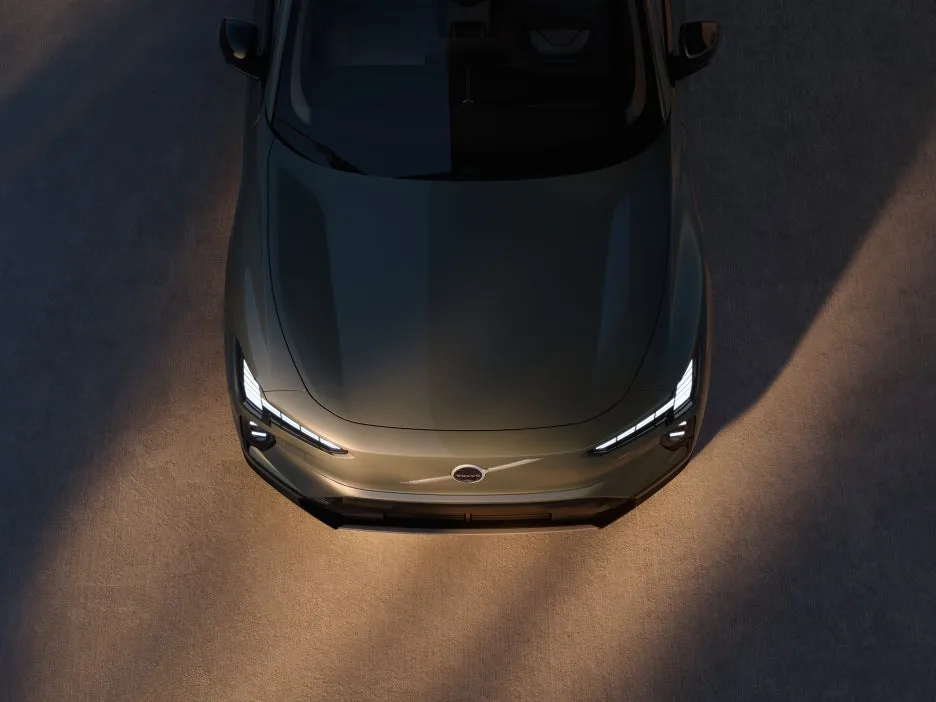 JPG_Full-vin0100_ElevatedFront_746_EX60_ROW.jpg?type=w1